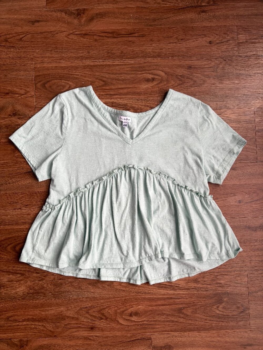 love, Fire. Size Extra Large (XL). Light Green.